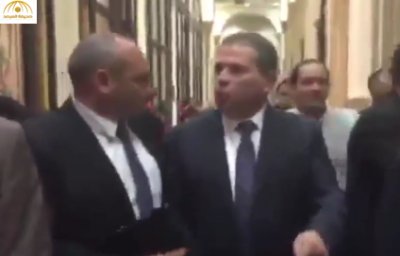 بالفيديو: «عكاشة» يغادر البرلمان غاضبًا: «أقسم بالله ما هرجع»