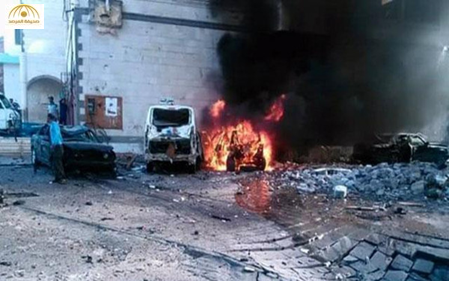 بالصور :قتلى بانفجار أمام قصر الرئيس هادي في عدن وتنظيم داعش يتبنى