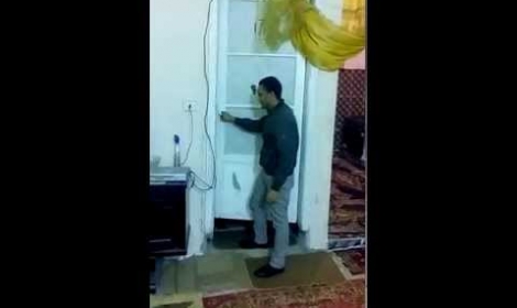 مصري يكتشف خيانة زوجته مع جاره في مقطع فيديو نشر على الإنترنت