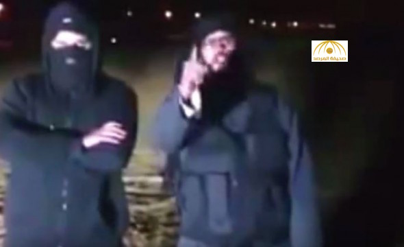 بالفيديو:دواعش يغدرون بقريبهم  ويطلقون النار عليه أمام محطة بالقصيم