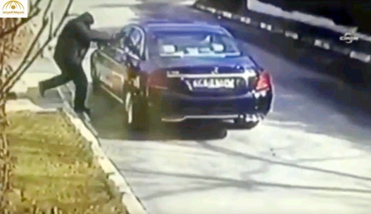 بالفيديو والصور: مسلح   يهاجم رجل أعمال تركي مشهور في سيارته ويرديه قتيلا
