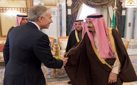 بالصور: الملك سلمان يستقبل رئيس وزراء بريطانيا السابق