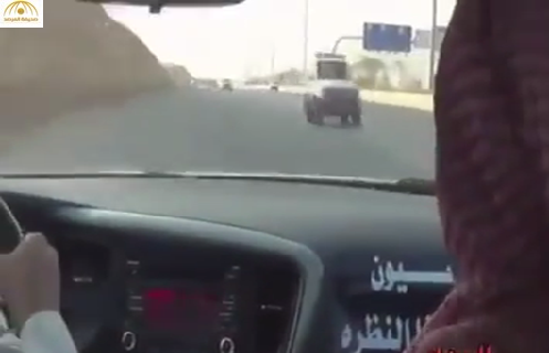 بالفيديو :درباويان يسيران عكس الطريق بسرعة عالية ويتحدون 3 دوريات أمنية