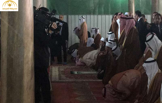بالفيديو والصور:خادم الحرمين الشريفين يصلي ركعتين في الجامع الأزهر