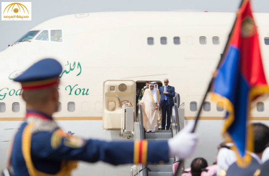 بالصور و الفيديو:لحظة وصول الملك "سلمان" إلى مطار القاهرة