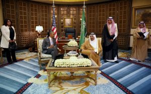U.S. President Barack Obama meets with Saudi King Salman at Erga Palace upon his arrival for a summit meeting in Riyadh, Saudi Arabia April 20, 2016. REUTERS/Kevin Lamarque