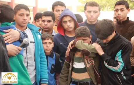 بالصور: بكاء أطفال مدرسة في غزة بعد دعوتهم  للتوبة والعودة إلى الدين!