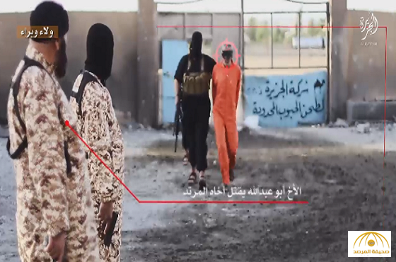بالصور:داعشي يعدم أخاه بدم بارد