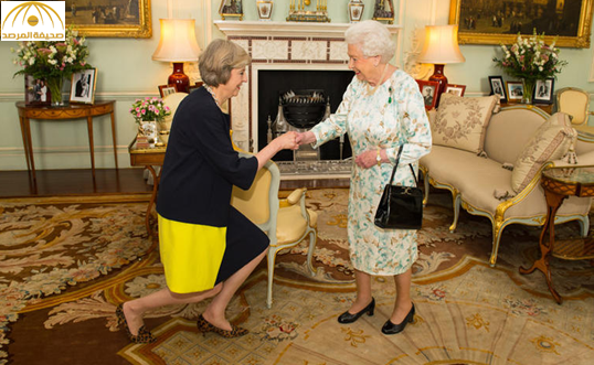 بالصور: ملكة بريطانيا تكلف تيريزا ماي بتشكيل الحكومة الجديدة