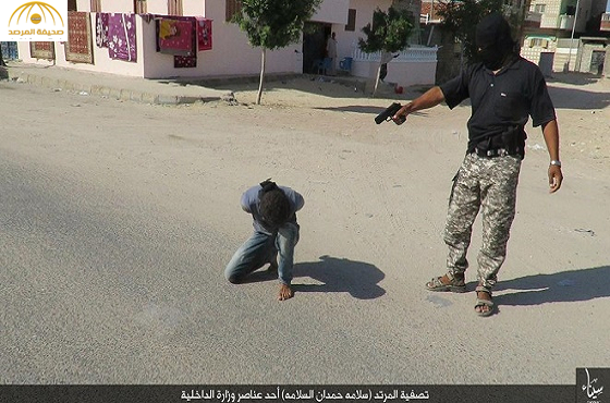 بالصور:"داعش"يعدم شرطيًا مصريًا في شوارع العريش