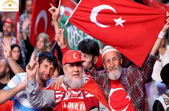 من هو رجل الأعمال السعودي  الذي شارك  الأتراك التظاهر ضد الانقلاب الفاشل في إسطنبول؟