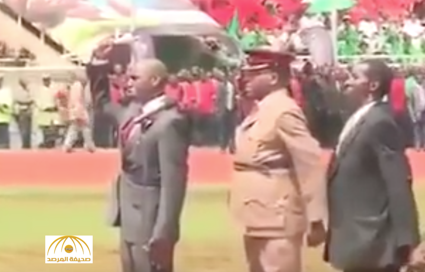 فيديو: شاهد مقطع طريف لرئيس دولة أفريقية يقدم التحية للشعب بطريقته الخاصة