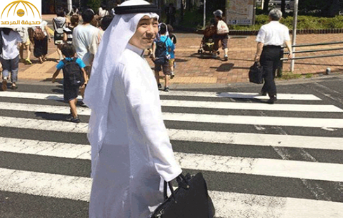 بالصور والفيديو: ياباني يتجول في طوكيو بالثوب السعودي!