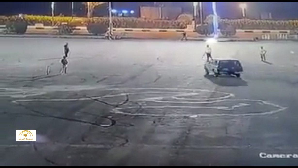 كشف تفاصيل حادثة دهس وافد يلعب الكريكيت في ساحة بـ "العيدابي" - فيديو