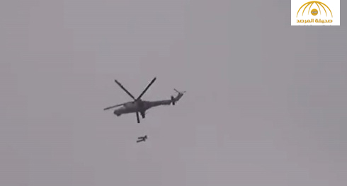 بالفيديو : لحظة إلقاء طيران السفّاح براميل متفجرة على غوطة دمشق