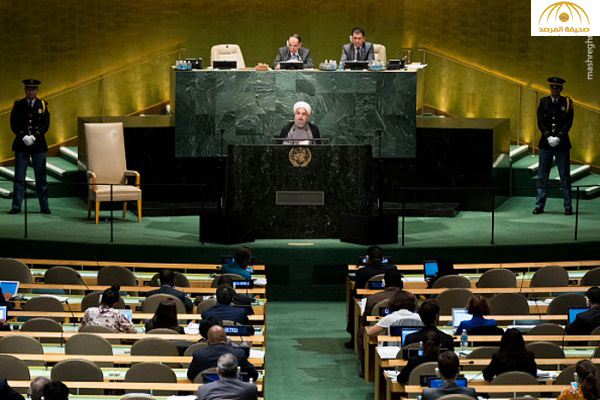 بالصور: شاهد .. روحاني يتعرض لصدمة قاسية داخل قاعة الجمعية العامة بالأمم المتحدة أثناء إلقاء كلمته