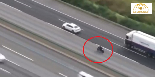 شاهد: الشرطة الكورية تطارد سعودي بطائرة مروحية أثناء قيادته دراجة نارية بسرعة مذهلة