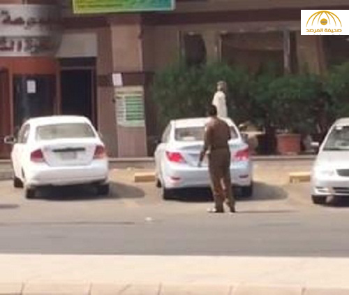 كشف حقيقة مقطع مخالفة رجل مرور لسيارات تقف بطريقة نظامية - فيديو