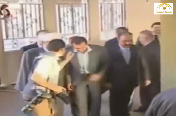 ماذا طلب "المصور" من بشار الأسد في صلاة العيد؟-فيديو