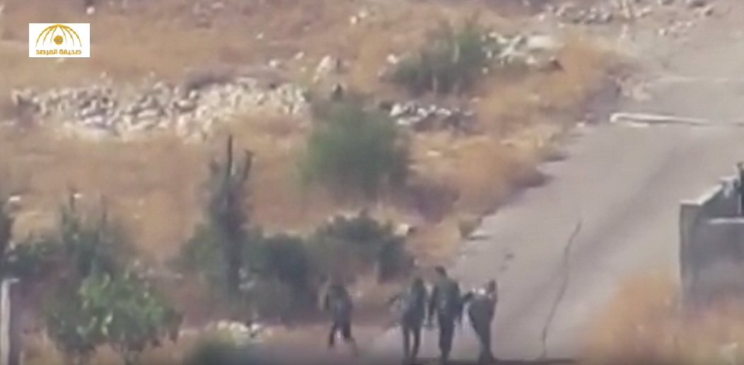 شاهد: الجيش الحر يوثّق لحظة استهداف 5 من عناصر النظام السوري بصاروخ “فاغوت” - فيديو