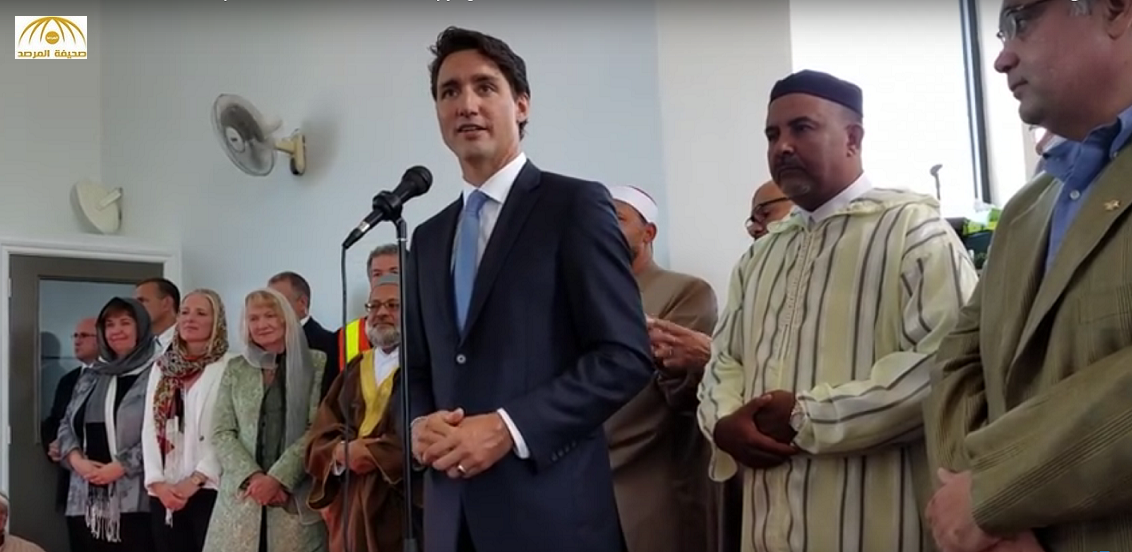 مسلمون يحاصرون رئيس الوزراء الكندي في مسجد العاصمة بعد زيارته لهم في عيد الأضحى - فيديو