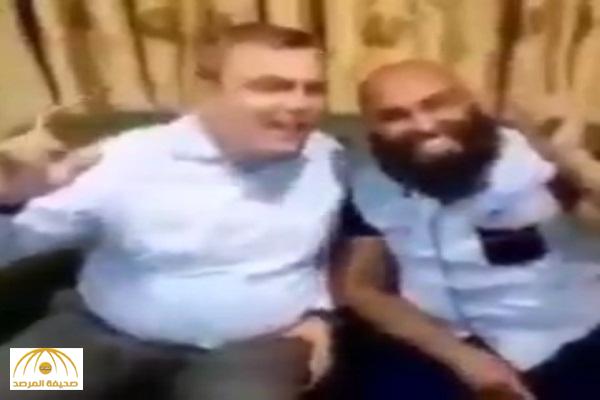 بالفيديو : السفير الروسي في بغداد بصحبة أبو عزرائيل يهددان العراقيين السنة بـ “إلا طحين”