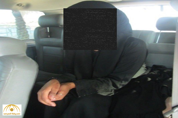 بالصور: جمرك جسر الملك فهد يضبط  فتاة متخفية أسفل مقعد سيارة  ومغطاة "بعباءة نسائية"