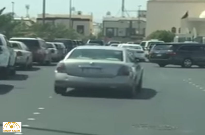 فيديو: سعودي يوثق إغلاق طريق بسبب صلاة الجمعة... والمرور يعلق !