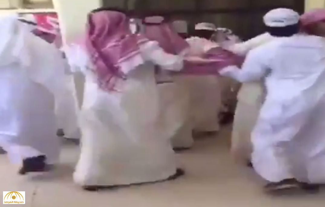 بالفيديو: مضاربة دموية بين طلاب جامعة الكويت.. ومواقع التواصل تتفاعل