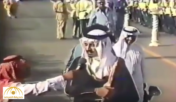 بالفيديو: لقاء قديم للملك سلمان مع سليمان العيسى أثناء استقبال الملك خالد
