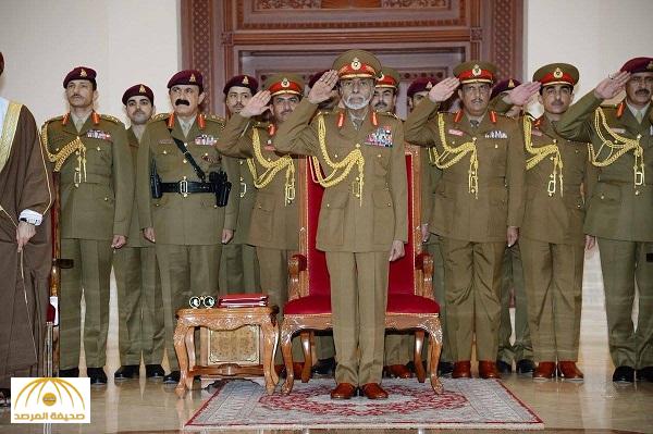 في أول ظهور علني منذ عام .. شاهد بالصور.. سلطان عمان يحضر عرضا عسكريا