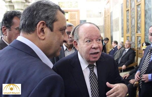 بالفيديو : رئيس مجلس الشعب المصري الأسبق لنقيب الصحفيين : "لازم تطاطي"