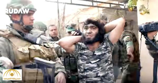 بالفيديو: داعشي للمسلحين: "لا تضربوني.. لا تقتلوني"