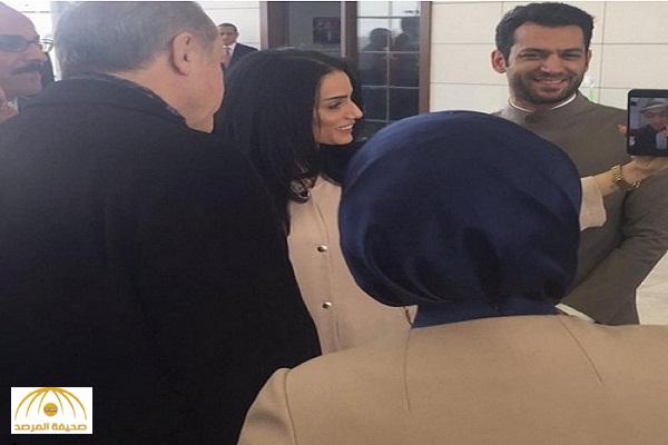 بالصور: ممثل تركي يخطف ملكة جمال المغرب بمساعدة أردوغان !