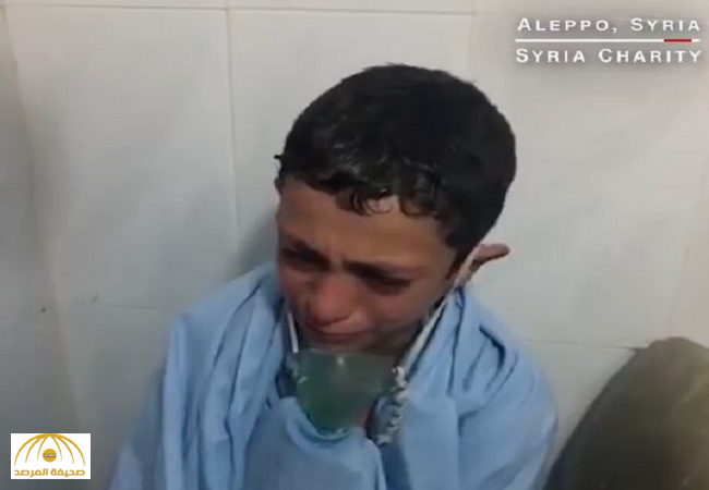 بالفيديو:طفل سوري مصاب في هجوم كيماوي على حلب..”هل سأموت!”