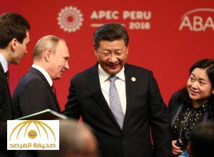 Russian President Vladimir Putin (2nd L) and Chinese President Xi Jinping (C) attend a meeting of the APEC (Asia-Pacific Economic Cooperation) Business Advisory Council in Lima, Peru, November 19, 2016. REUTERS/Mariana Bazo