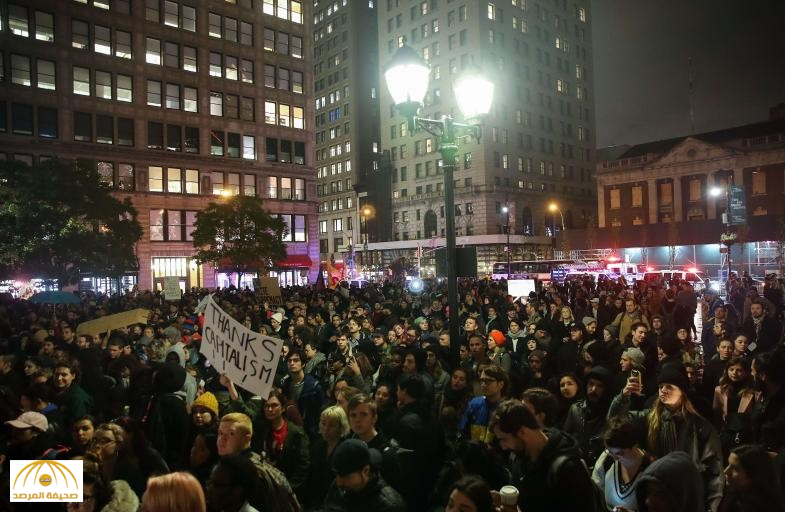 بالفيديو والصور : تظاهرات في عددٍ من المدن الأميركية احتجاجاً على فوز ترامب