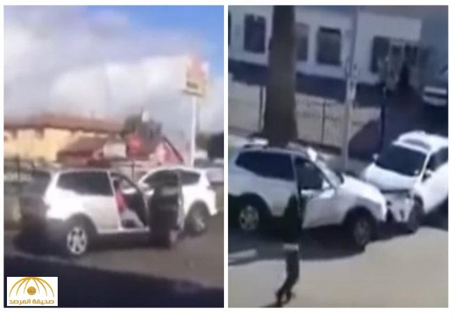 بالفيديو: مشاجرة سيدتين  في “لوس أنجلوس”.. وتطور الواقعة إلى تكسير سيارات !
