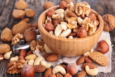 A popular type of nuts that fight aging and reduce the “risk of heart disease and weight gain”