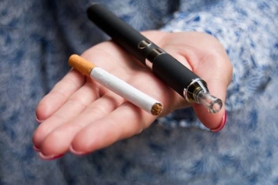 Which is more dangerous, electronic or regular cigarettes?.. A new medical study answers and resolves the controversy
