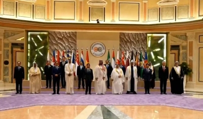 Group Photo of Crown Prince Mohammed bin Salman and Leaders at Gulf Summit and ASEAN Association
