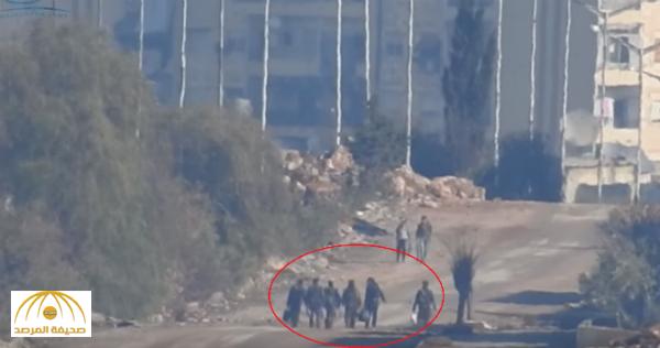 بالفيديو .. لحظة استهداف مجموعتين من شبيحة بشار و ميليشيا حزب الله بصاروخ !