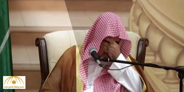 بالفيديو : وزير الشؤون الإسلامية يجهش بالبكاء خلال أحد البرامج