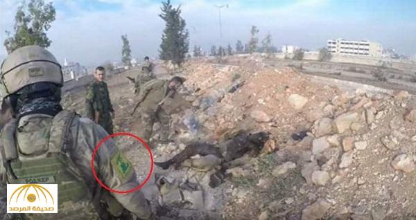 شاهد .. قوات روسية خاصة ترافق ميليشيا حزب الله وتضع شارة الحزب على بدلاتها العسكرية !