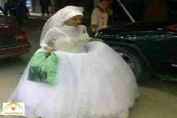 كشف سر العروس الستينية التي طافت شوارع الإسكندرية بفستان زفاف دون عريس !