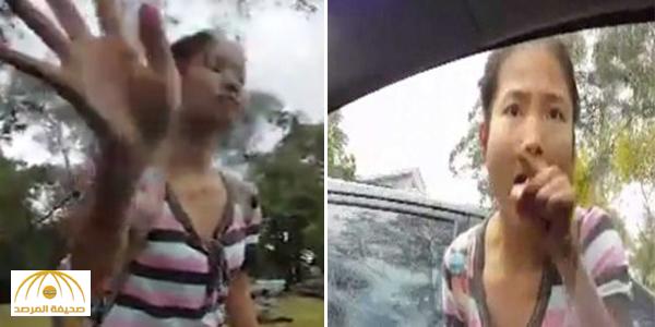 أرادت كسر زجاج السيارة .. بالفيديو : امرأة آسيوية تعتدي على مسلمة في جامعة بأستراليا بسبب النقاب
