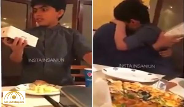 بالفيديو : ردة فعل مؤثرة لطفل تفاجأ بهدية من والده بمناسبة نجاحه