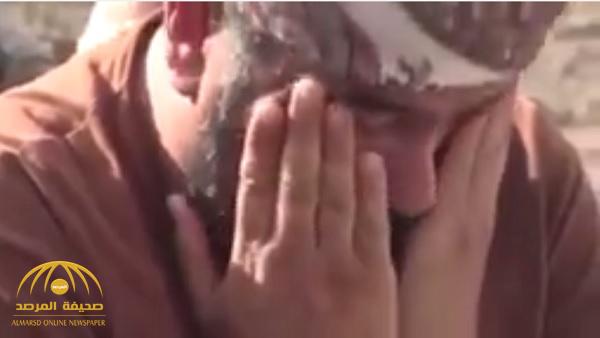 لماذا أجهش مراسل العربية بالبكاء أثناء تغطية المعارك في اليمن ؟ - فيديو