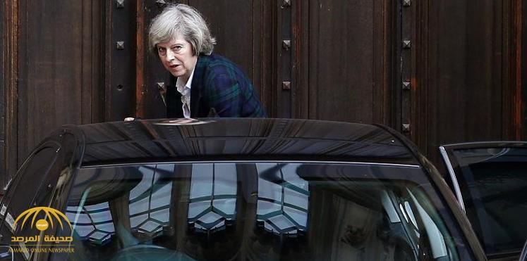 بالفيديو:  شاهد لحظة هروب رئيسة وزراء بريطانيا من البرلمان أثناء الهجوم الإرهابي