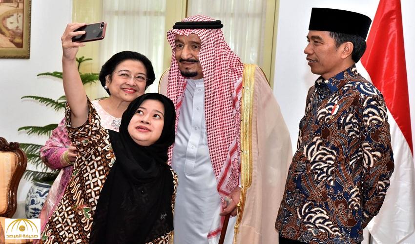 بخلاف "الرئيس الإندونيسي".. هذا الـ"سيلفي" يجمع الملك سلمان بوزيرة هامة ووالدتها !